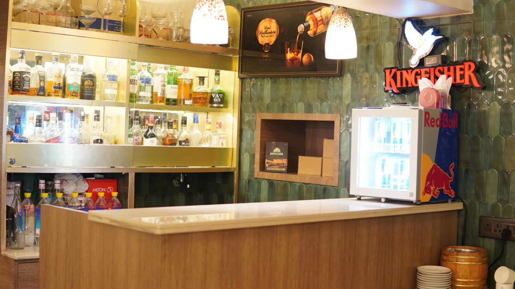 Bar in hotel rajshree near elante mall Bar in hotel rajshree near elante mall